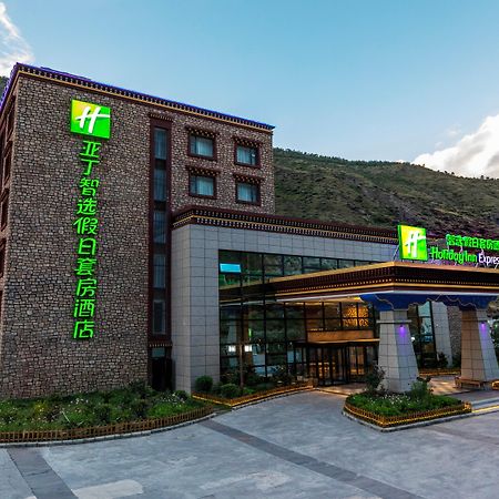 Holiday Inn Express Daocheng Yading, An Ihg Hotel Екстер'єр фото