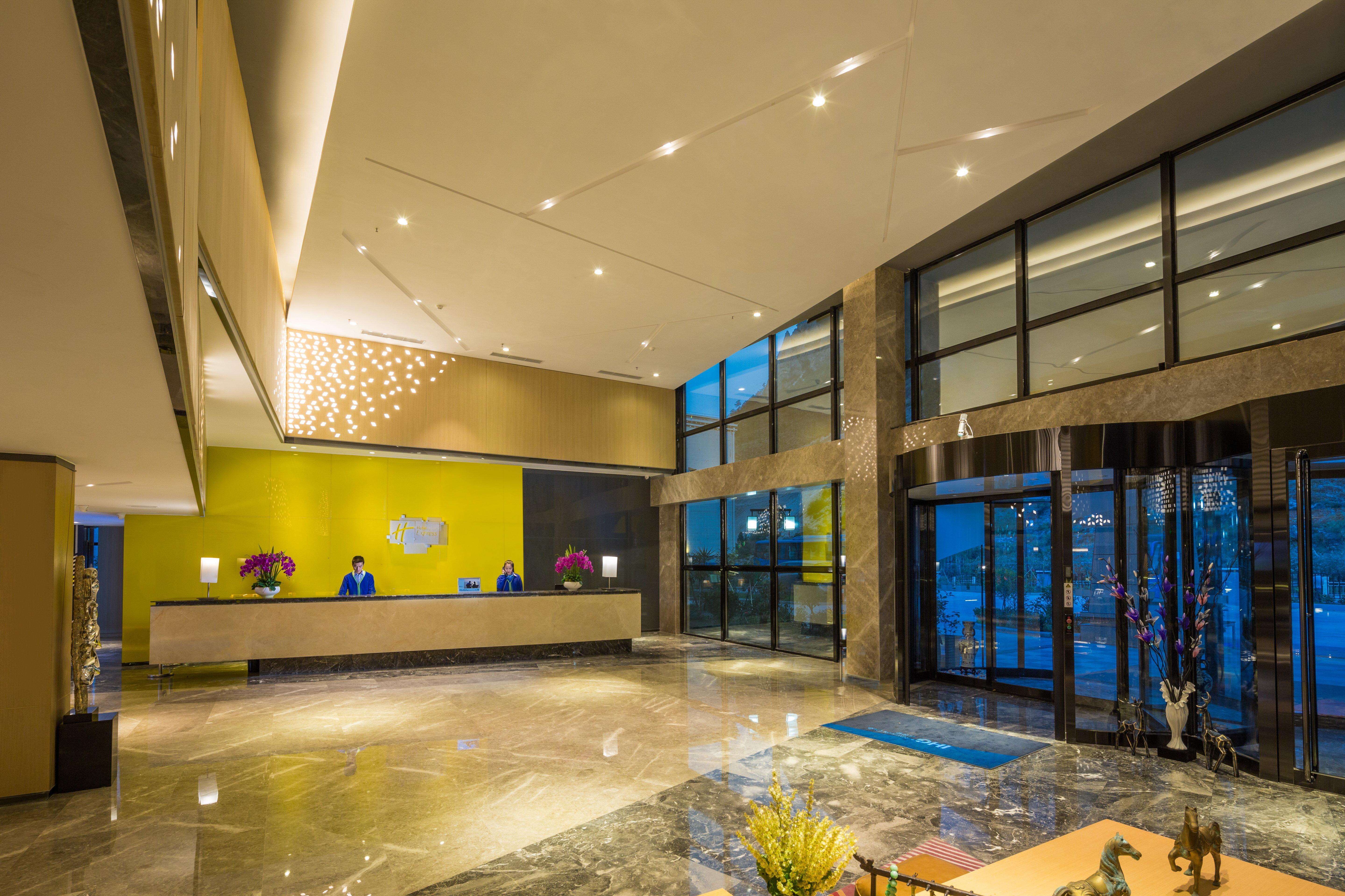 Holiday Inn Express Daocheng Yading, An Ihg Hotel Екстер'єр фото